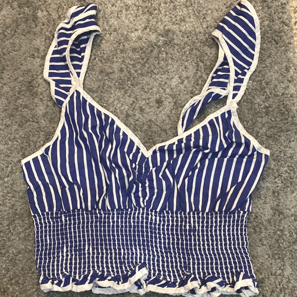 super cute crop tank - Picture 1 of 1